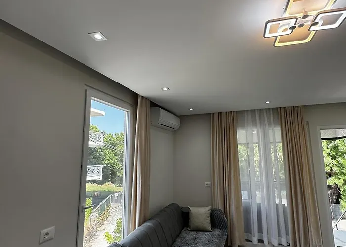 Willa Eron Velipojë